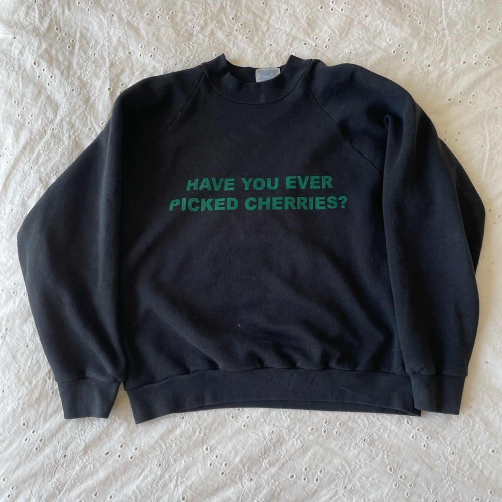 Cherry pick black crewneck